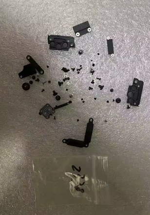 Tornillos internos hoja de plástico y hoja de hierro para macbook pro